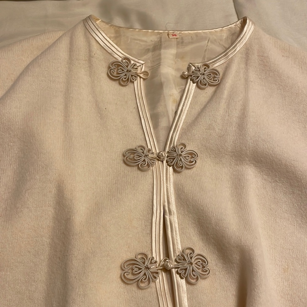 Vintage ladies cashmere sweater